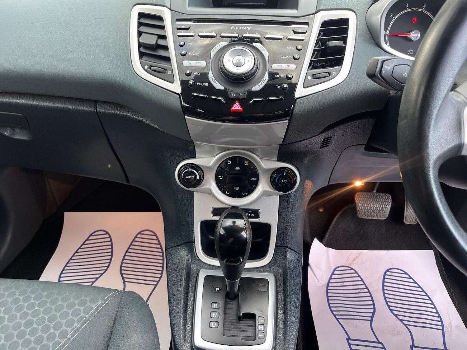 Used Ford Fiesta 2010 for sale - 76605859: Photo 16