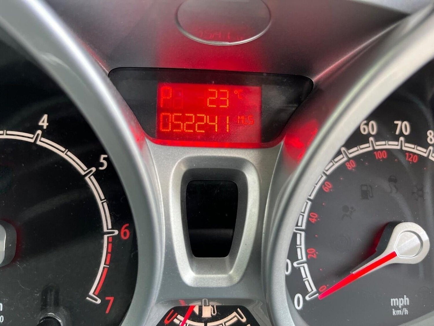 Used Ford Fiesta 2010 for sale - 76605859: Photo 27