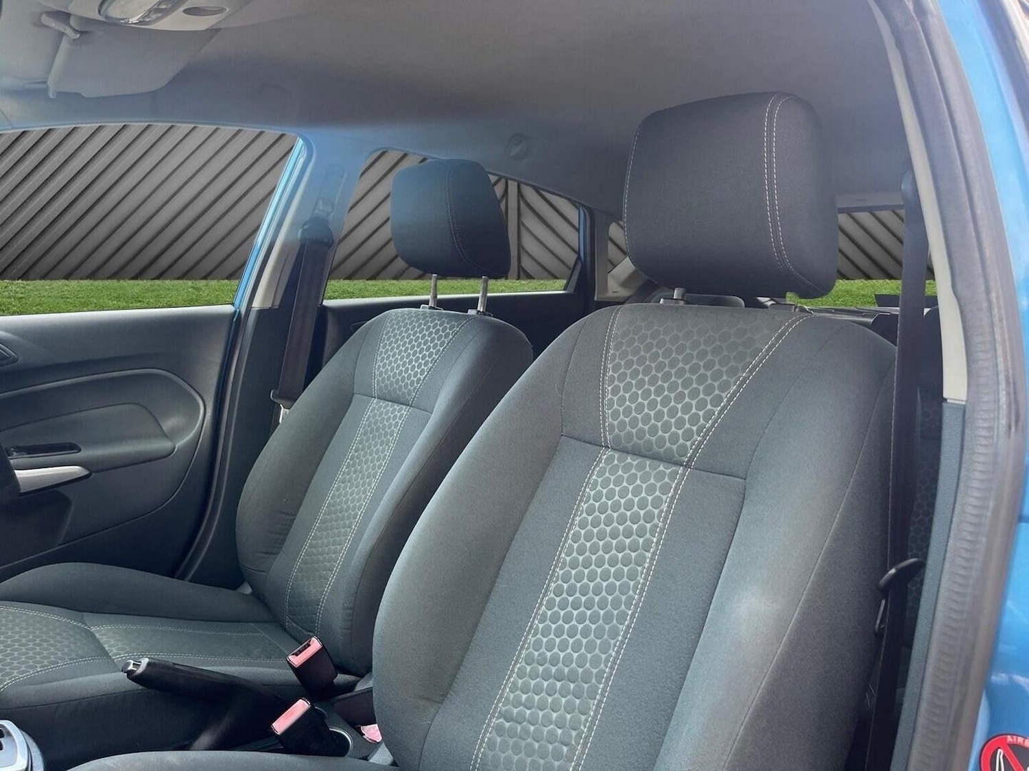 Used Ford Fiesta 2010 for sale - 76605859: Photo 31