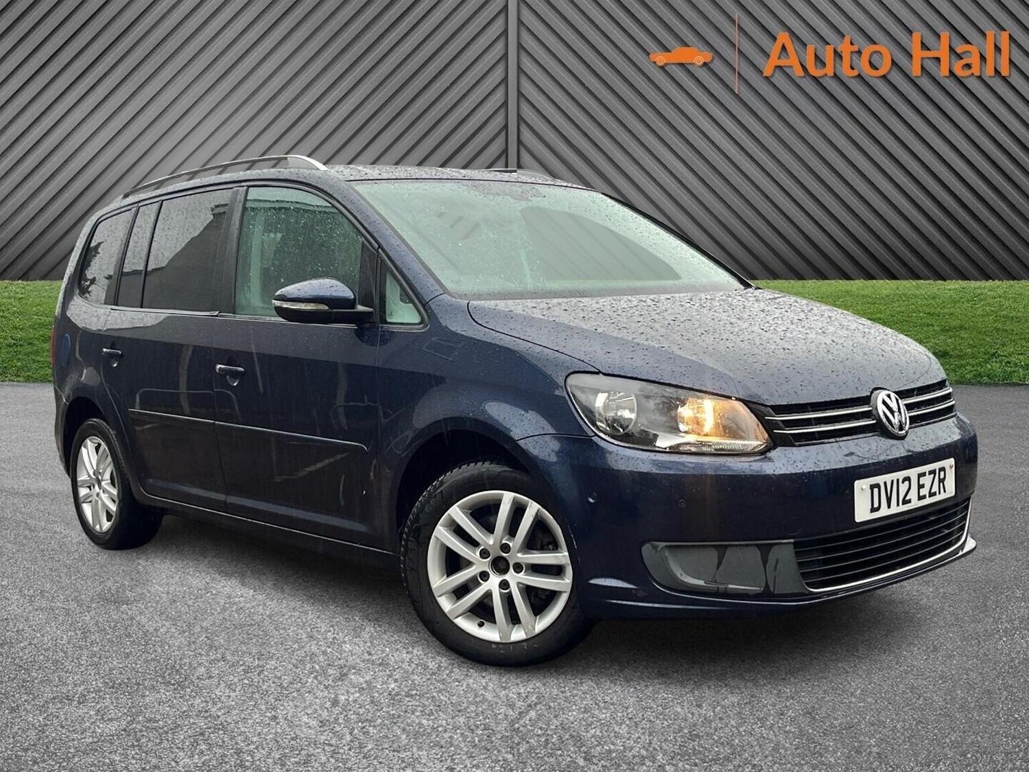 Used Volkswagen Touran 2012 for sale - 76605862: Photo 1