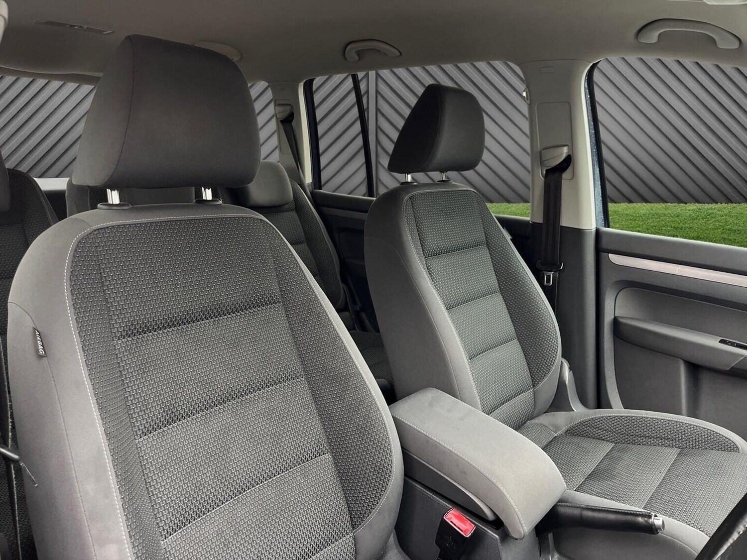 Used Volkswagen Touran 2012 for sale - 76605862: Photo 15