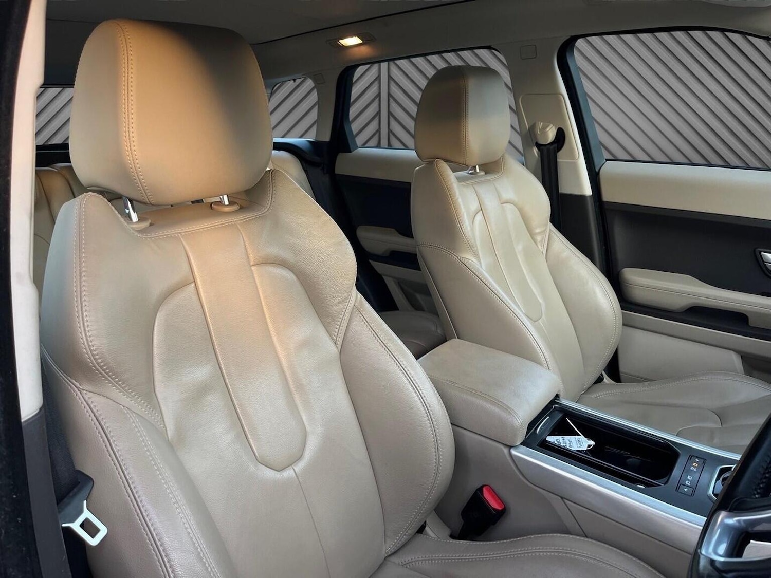 Used Land Rover Range Rover Evoque 2015 for sale - 76935358: Photo 16