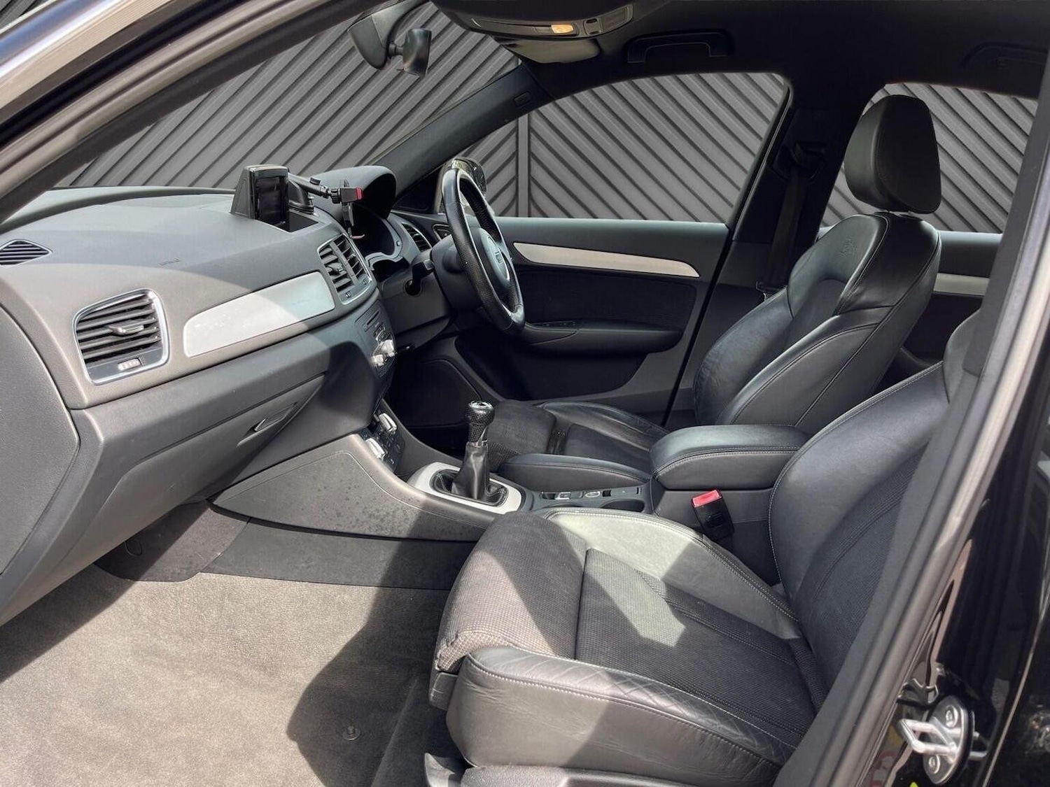 Used Audi Q3 2012 for sale - 76793268: Photo 32