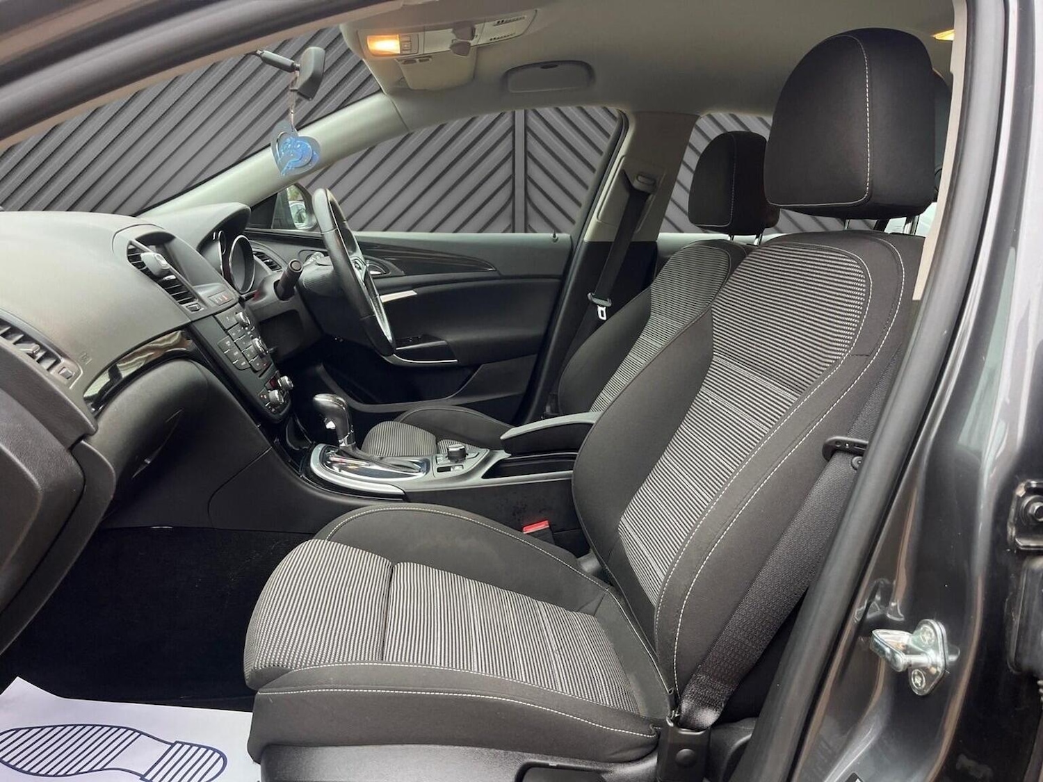 Used Vauxhall Insignia 2011 for sale - 77370598: Photo 16