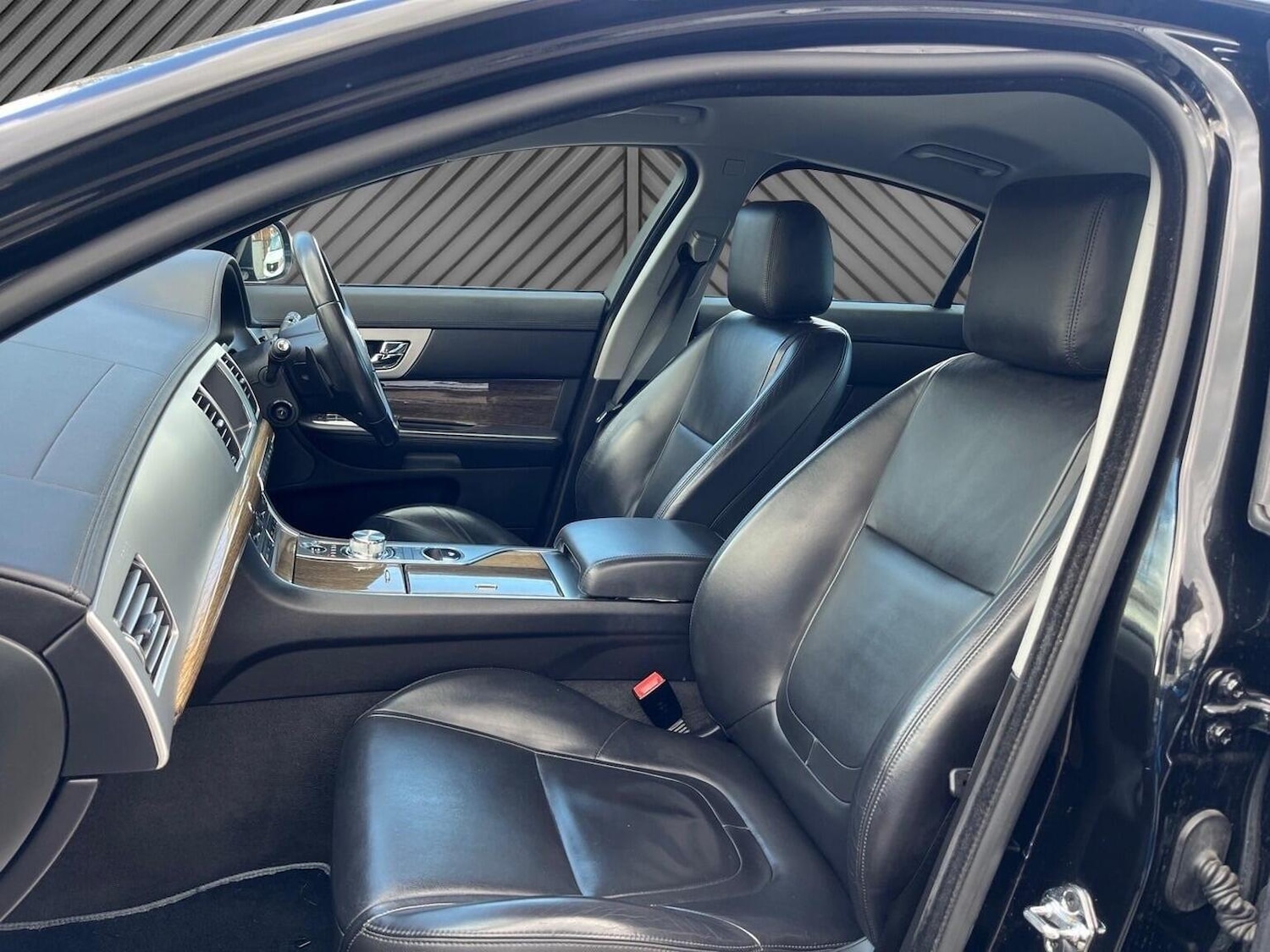 Used Jaguar XF 2012 for sale - 78070437: Photo 29