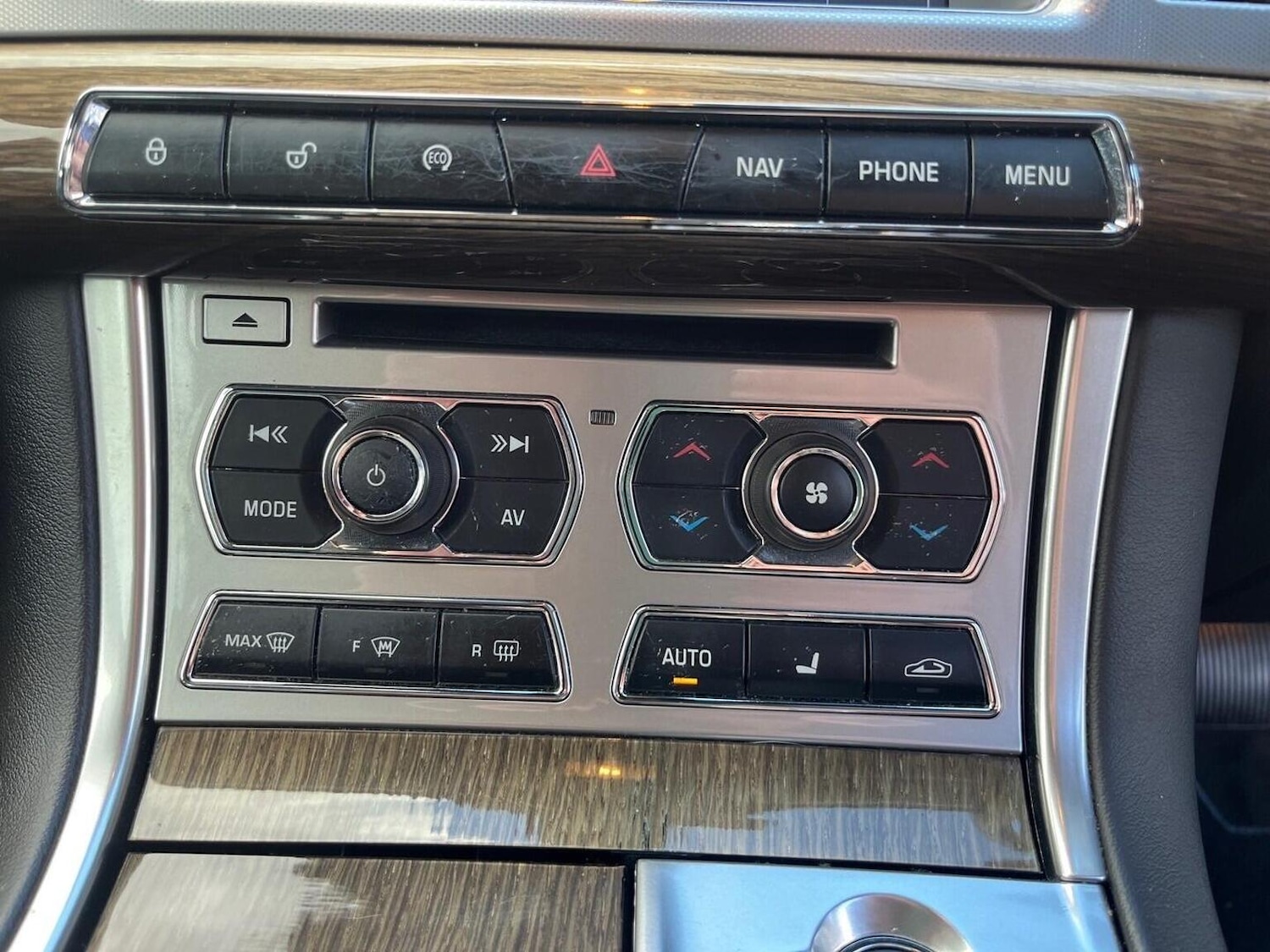 Used Jaguar XF 2012 for sale - 78070437: Photo 31