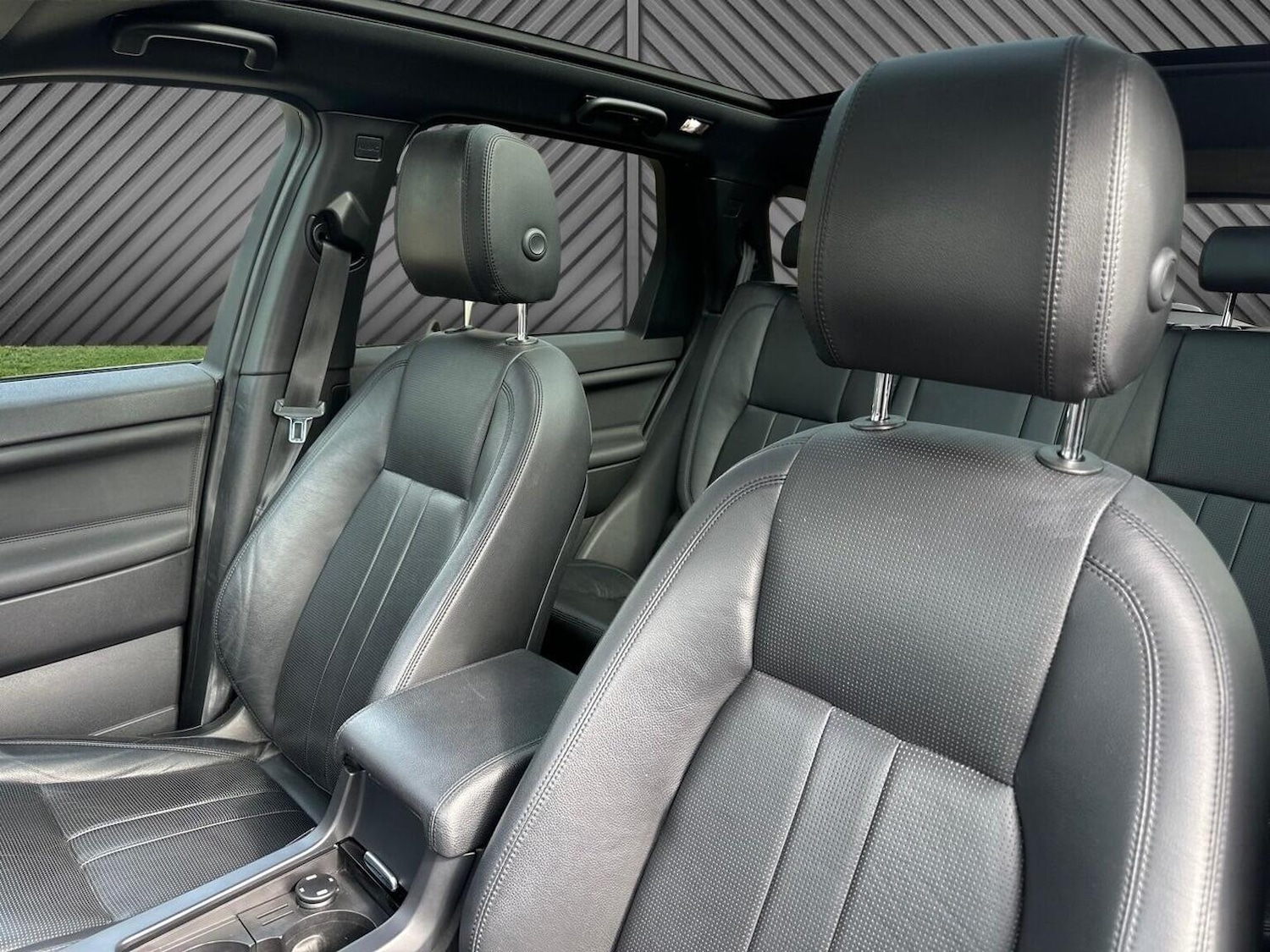 Used Land Rover Discovery Sport 2018 for sale - 78098185: Photo 31