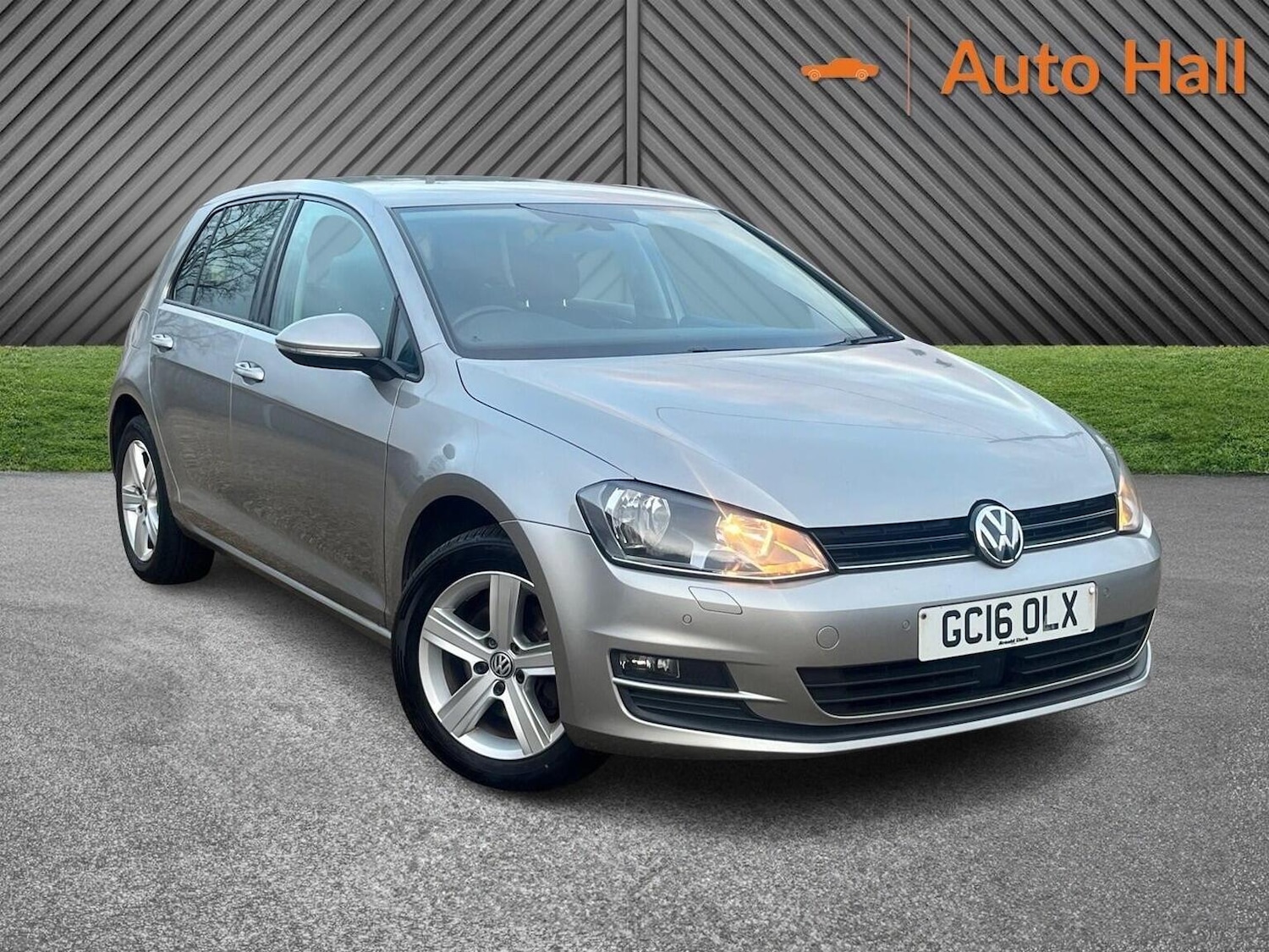 Used Volkswagen Golf 2016 for sale - 76951114: Photo 1