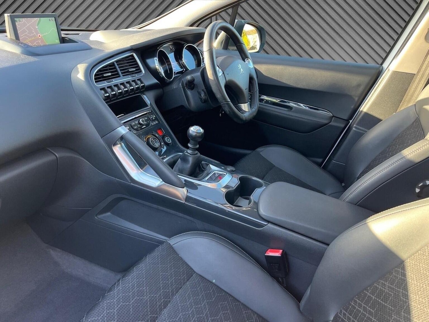 Used Peugeot 3008 2015 for sale - 77008147: Photo 13