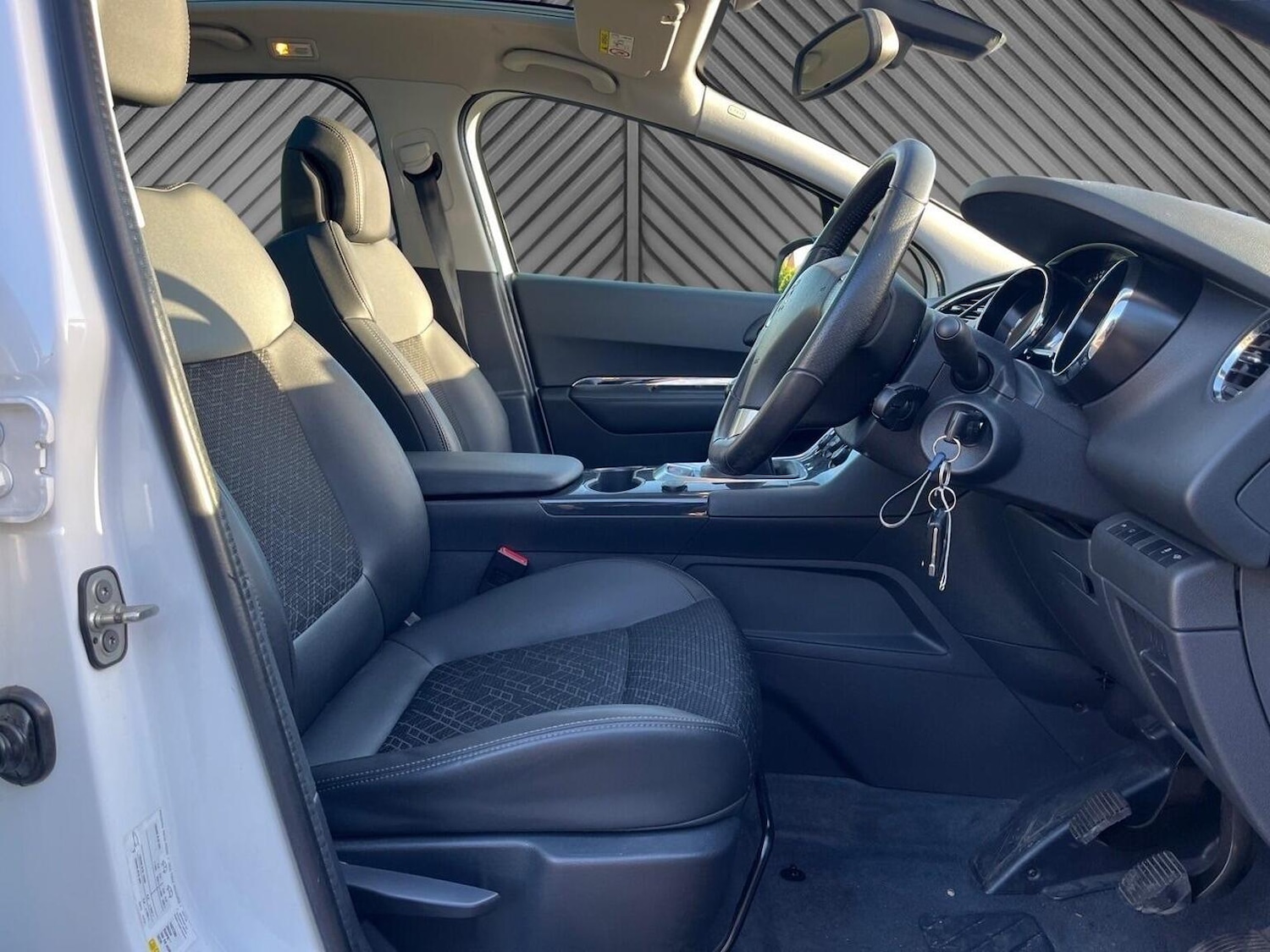 Used Peugeot 3008 2015 for sale - 77008147: Photo 15