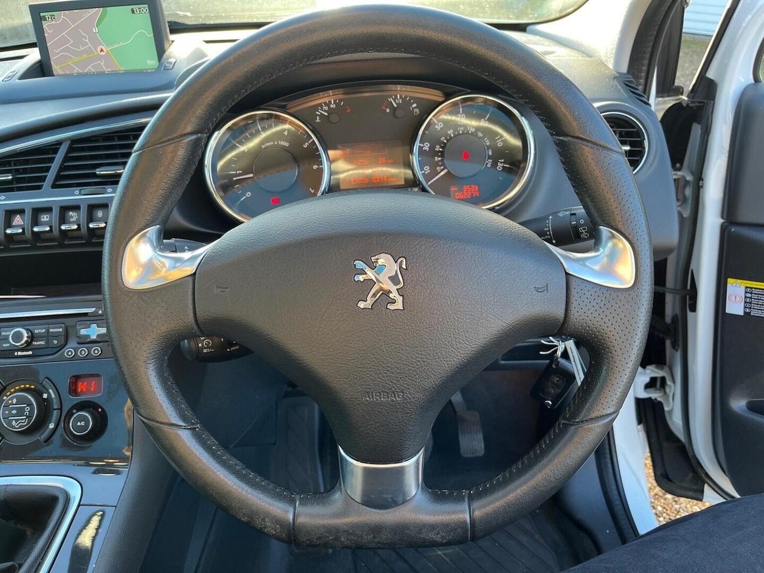 Used Peugeot 3008 2015 for sale - 77008147: Photo 29