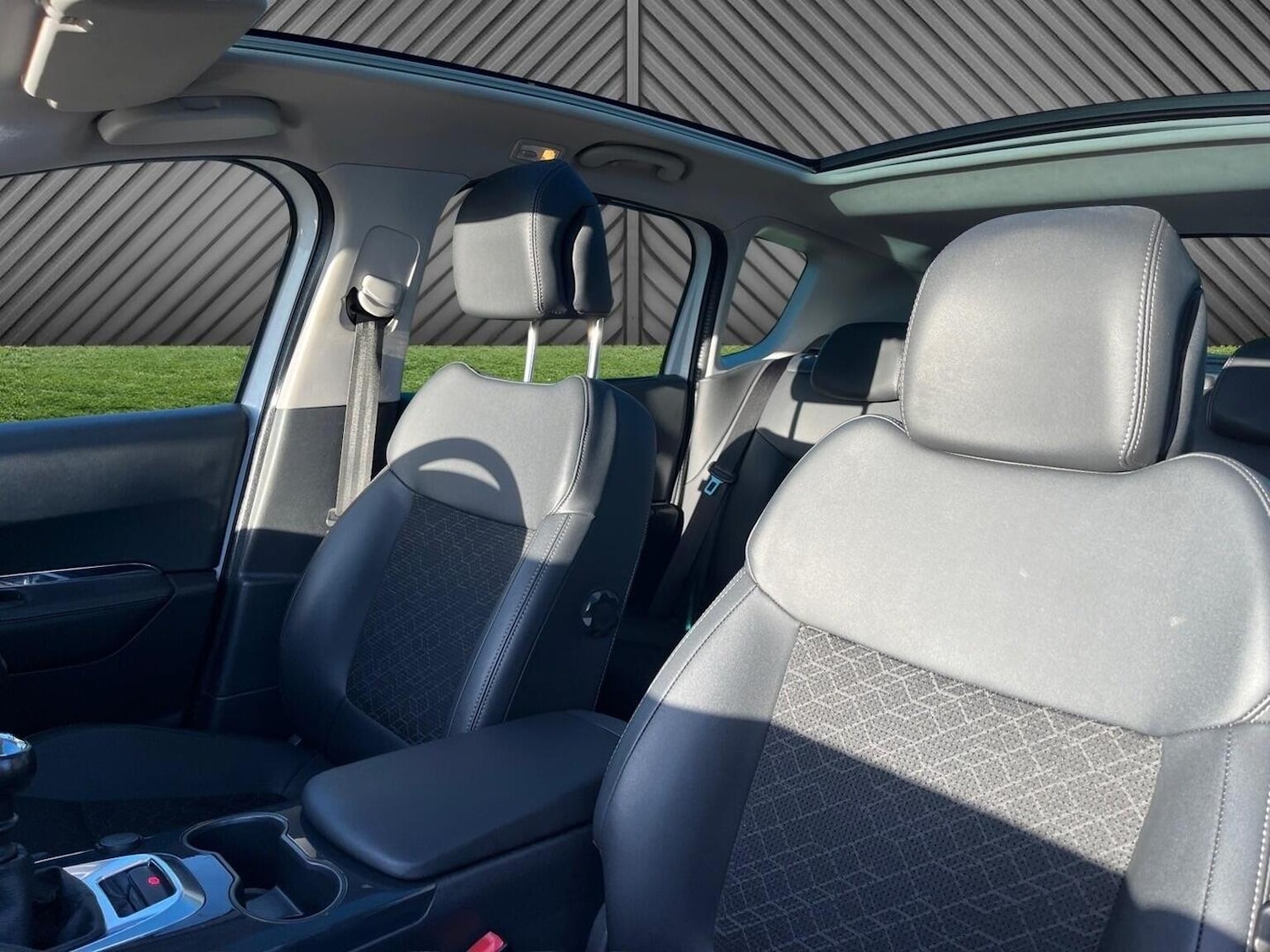 Used Peugeot 3008 2015 for sale - 77008147: Photo 31