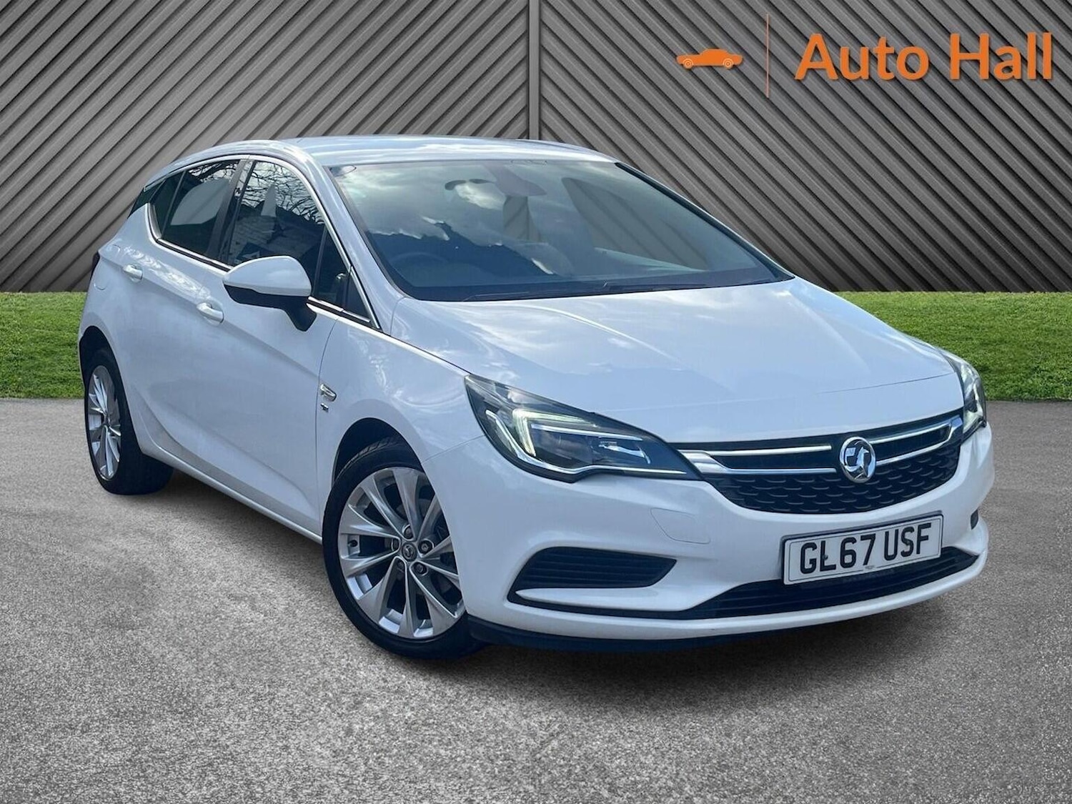 Used Vauxhall Astra 2017 for sale - 77891644: Photo 1