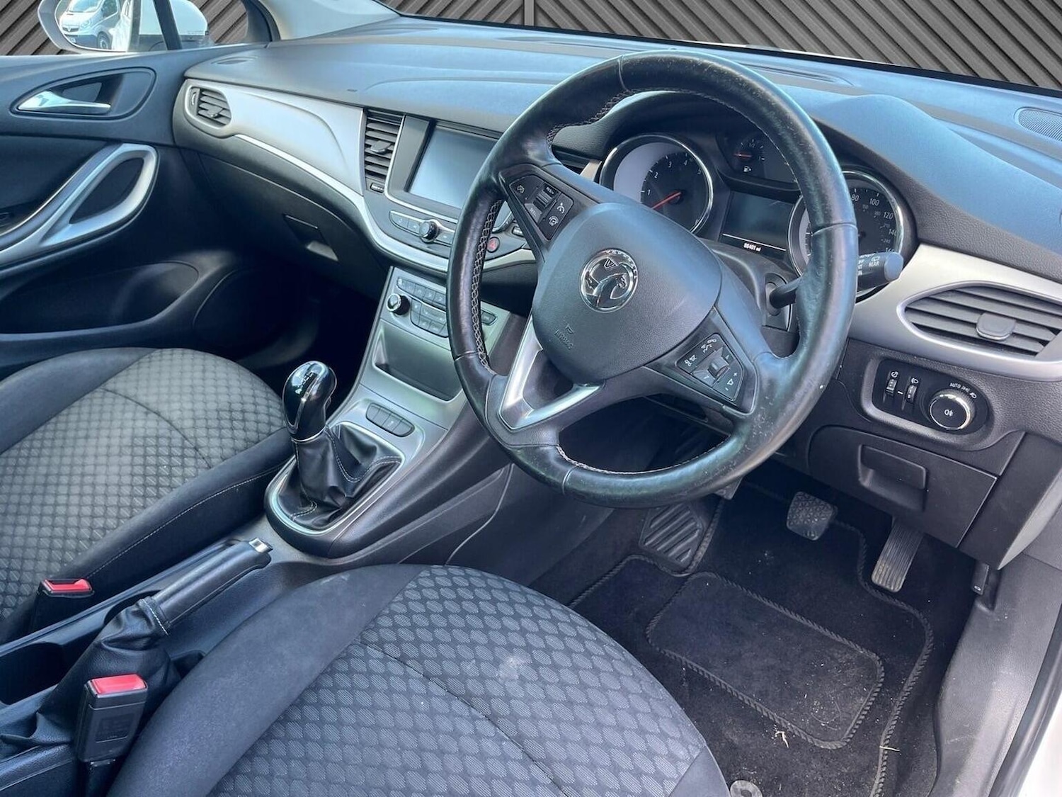 Used Vauxhall Astra 2017 for sale - 77891644: Photo 31