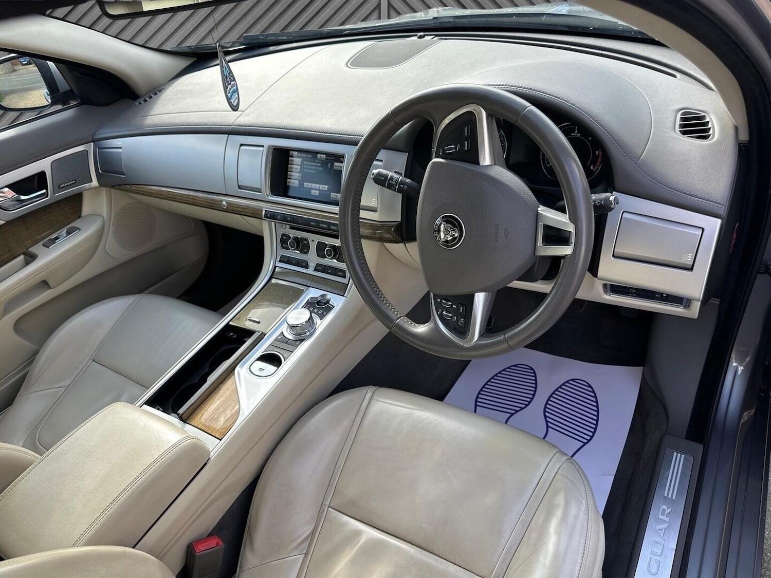 Used Jaguar XF 2014 for sale - 78018304: Photo 15