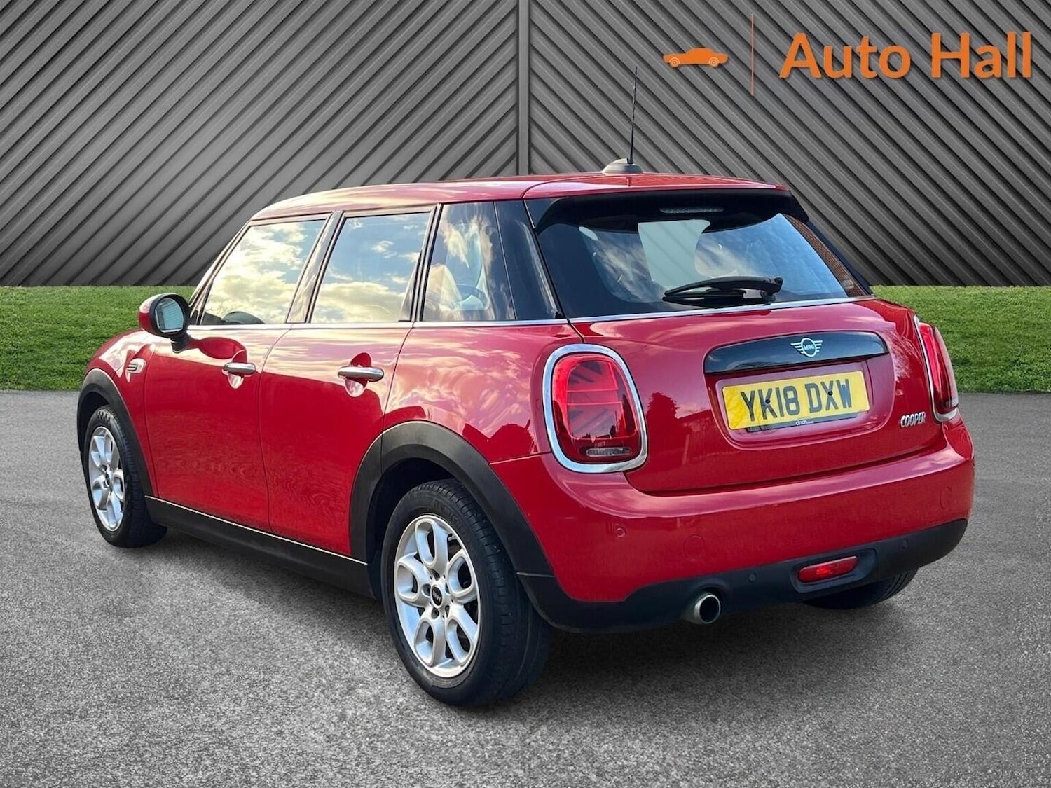 Used MINI Hatch 2018 for sale - 76896938: Photo 4