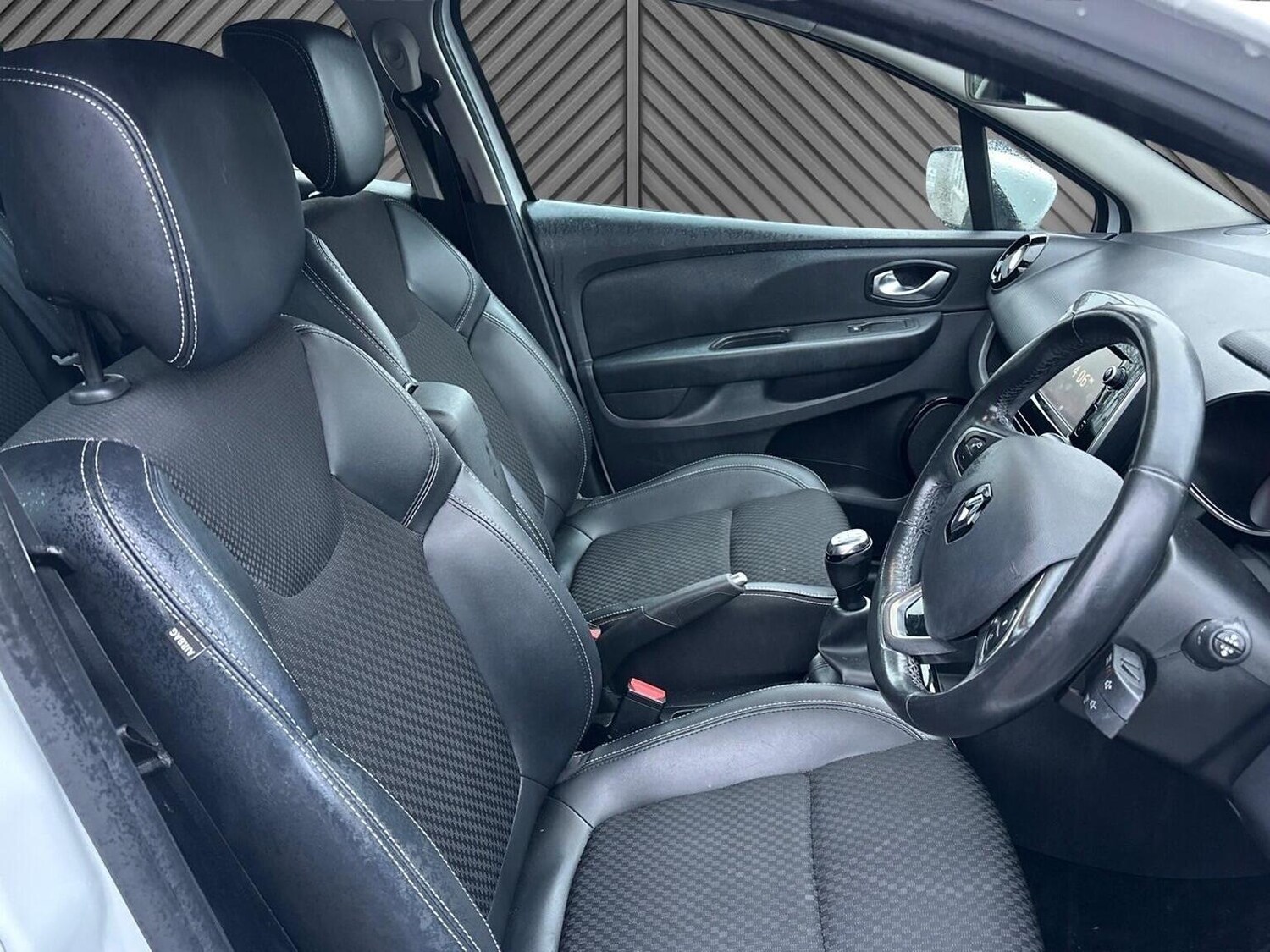 Used Renault Clio 2016 for sale - 77508602: Photo 15