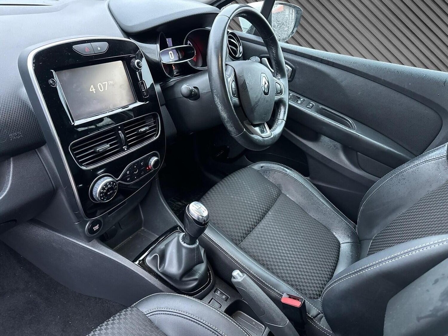 Used Renault Clio 2016 for sale - 77508602: Photo 30