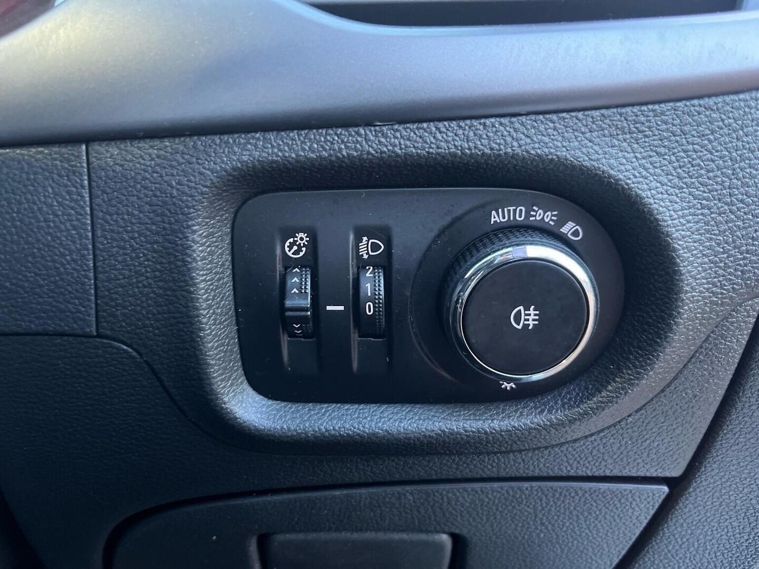 Used Vauxhall Astra 2017 for sale - 76956940: Photo 23