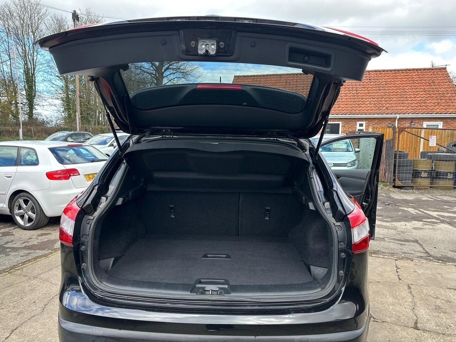 Used Nissan Qashqai 2016 for sale - 77837006: Photo 24