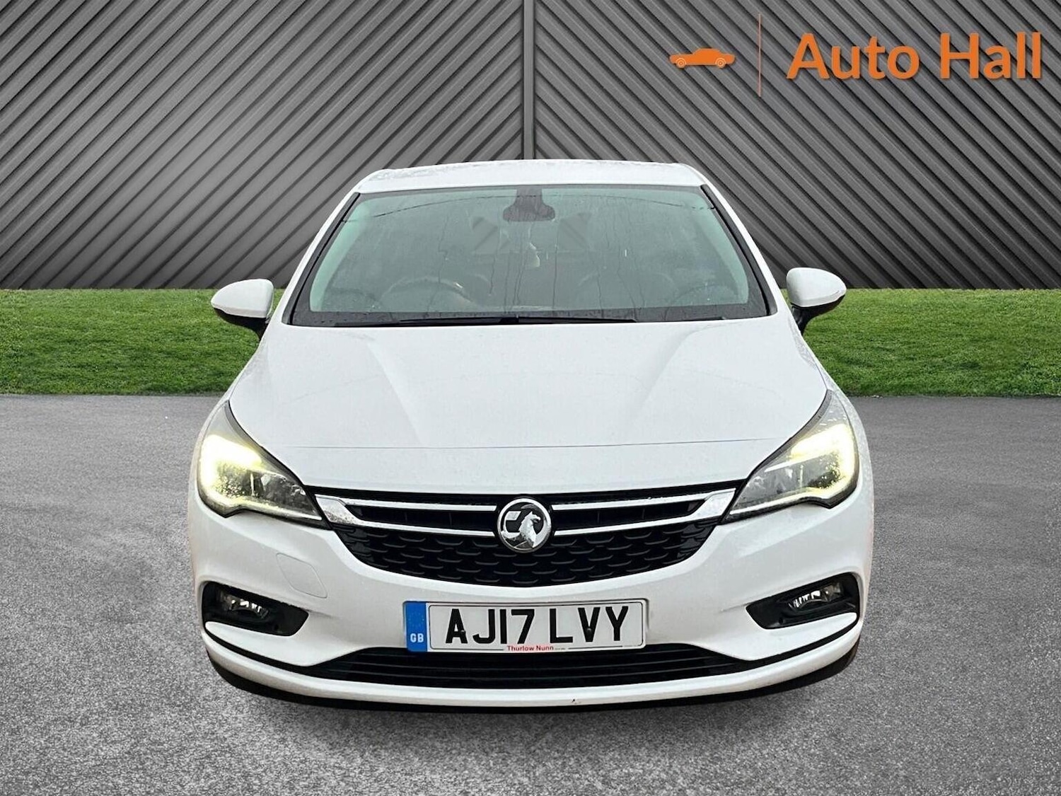 Used Vauxhall Astra 2017 for sale - 76963348: Photo 2