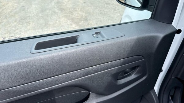 Used Peugeot Expert 2023 for sale - 74384973: Photo 47