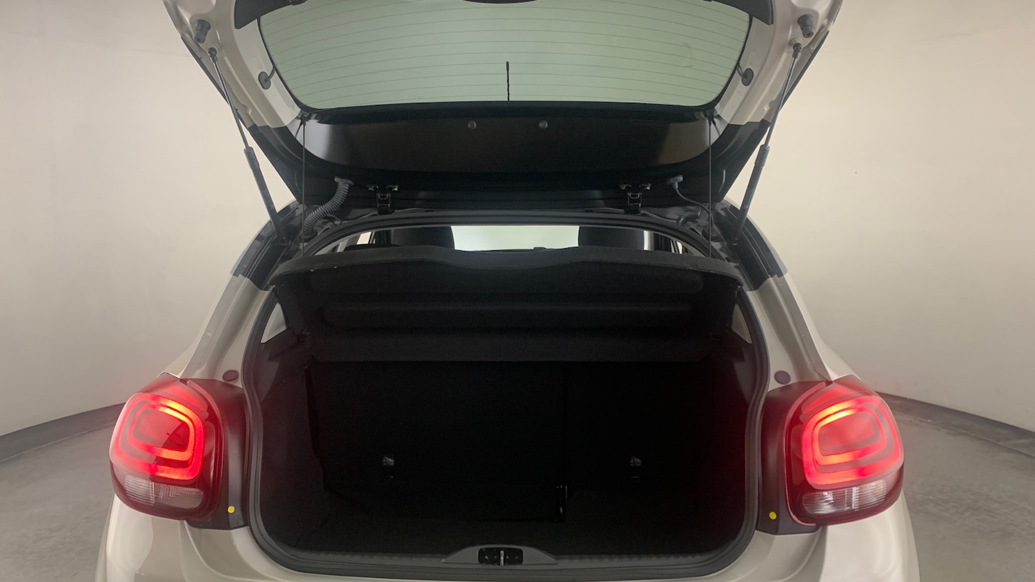 Used Citroen C3 2023 for sale - 77626908: Photo 5