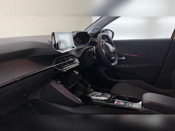 Used Peugeot 208 2023 for sale - 76110260: Photo 2