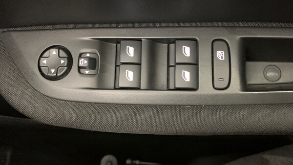 Used Peugeot 208 2023 for sale - 76110260: Photo 36