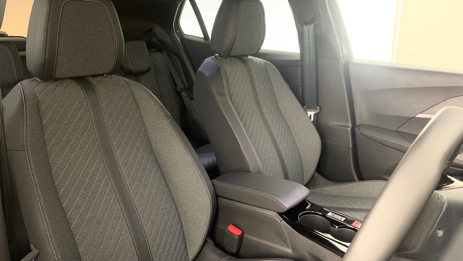 Used Peugeot 2008 2025 for sale - 77244473: Photo 54