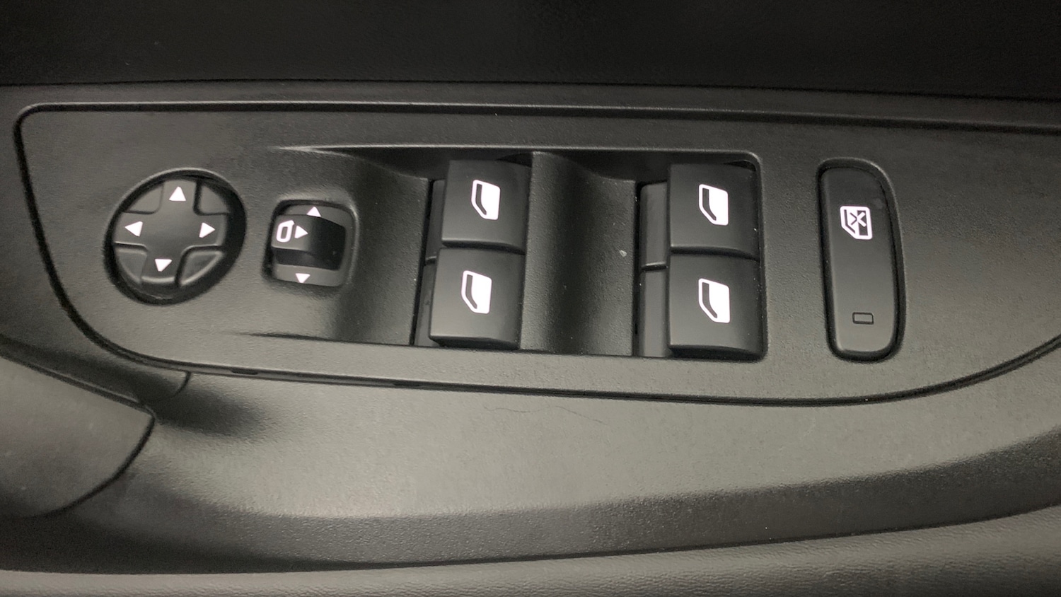 Used Peugeot 2008 2024 for sale - 76327653: Photo 38