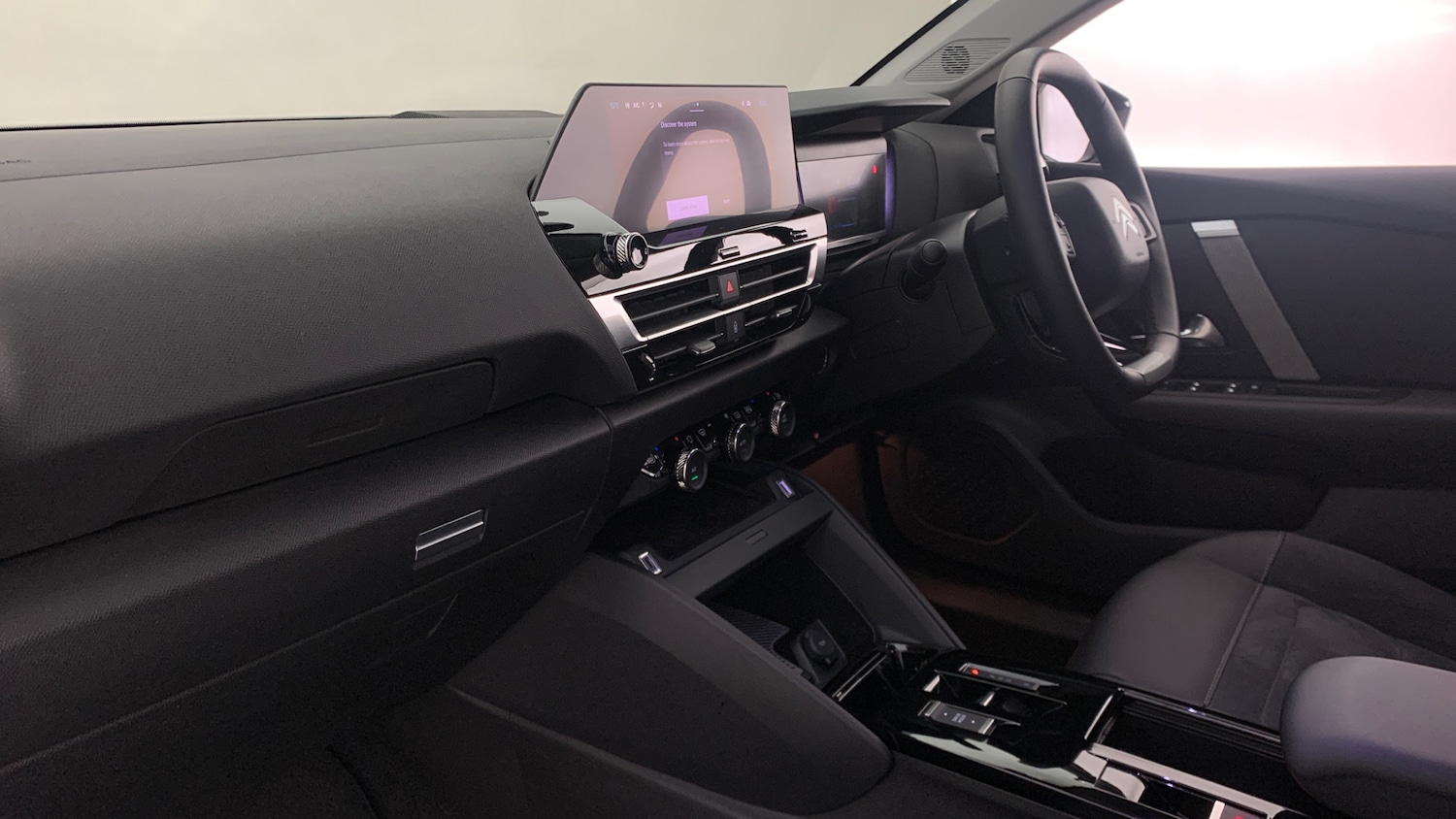 Used Citroen C4 2024 for sale - 76260931: Photo 2