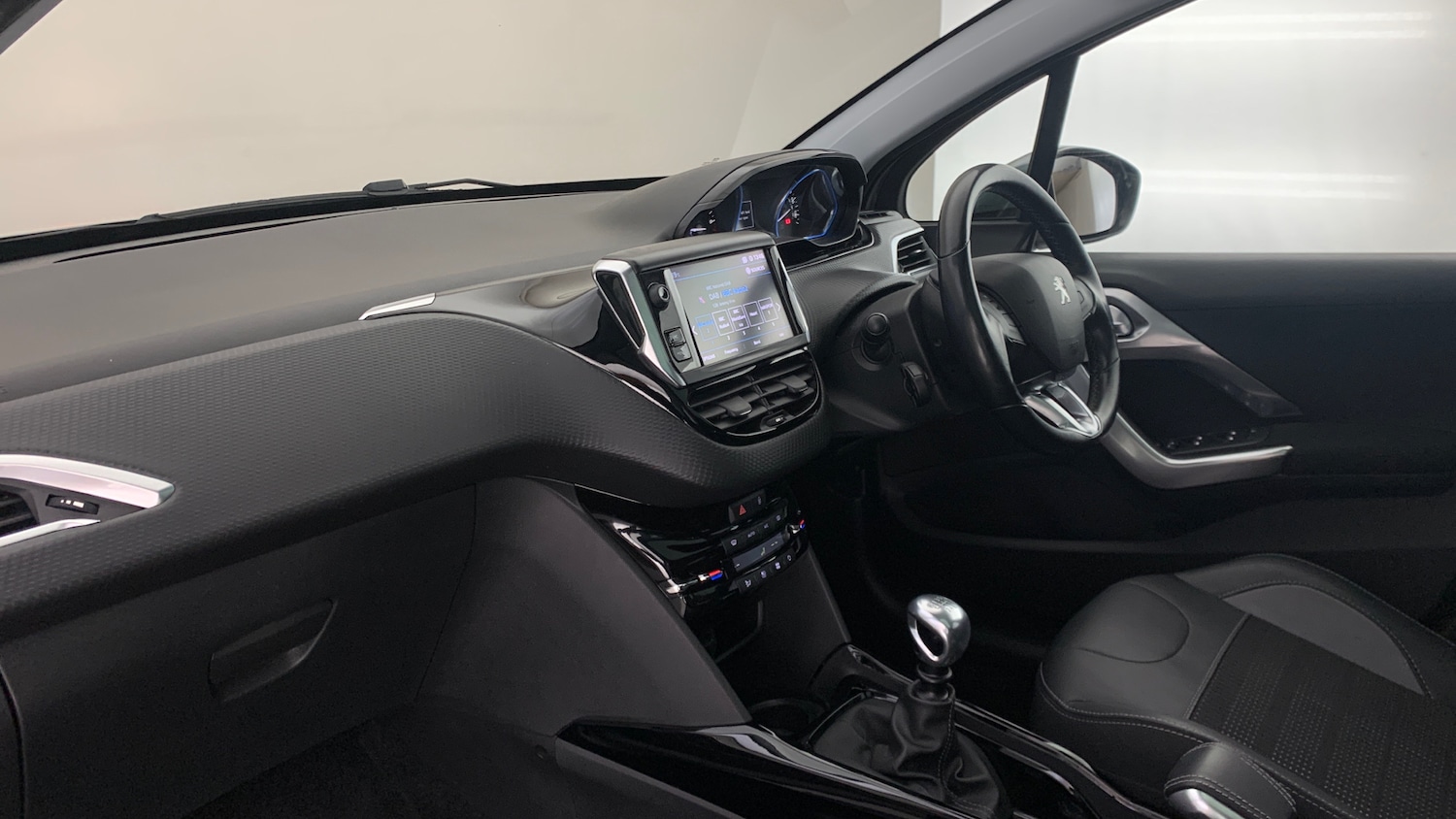 Used Peugeot 2008 2019 for sale - 76086028: Photo 2