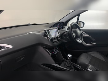 Used Peugeot 2008 2019 for sale - 76086028: Photo 2