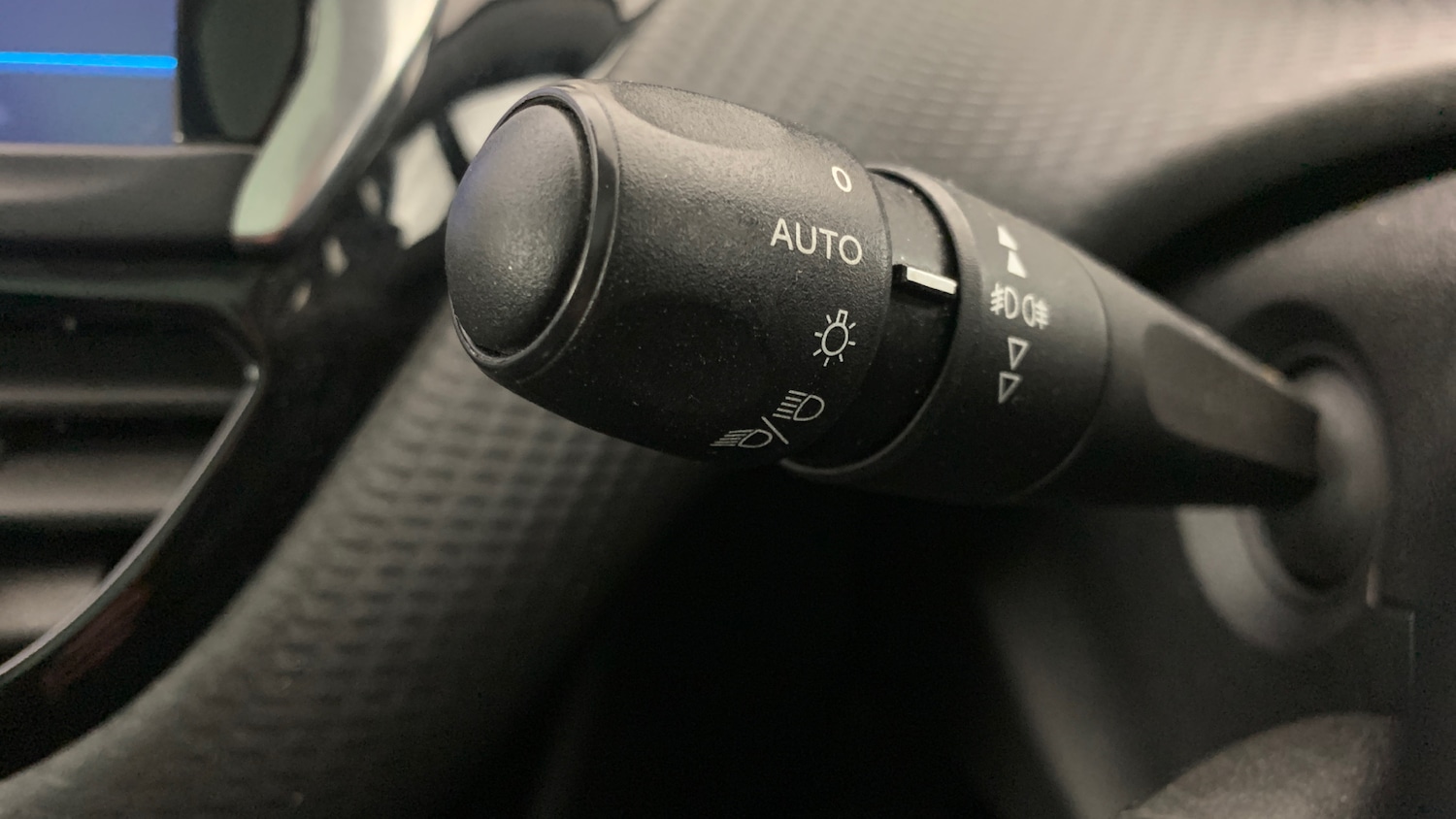 Used Peugeot 2008 2019 for sale - 76086028: Photo 34