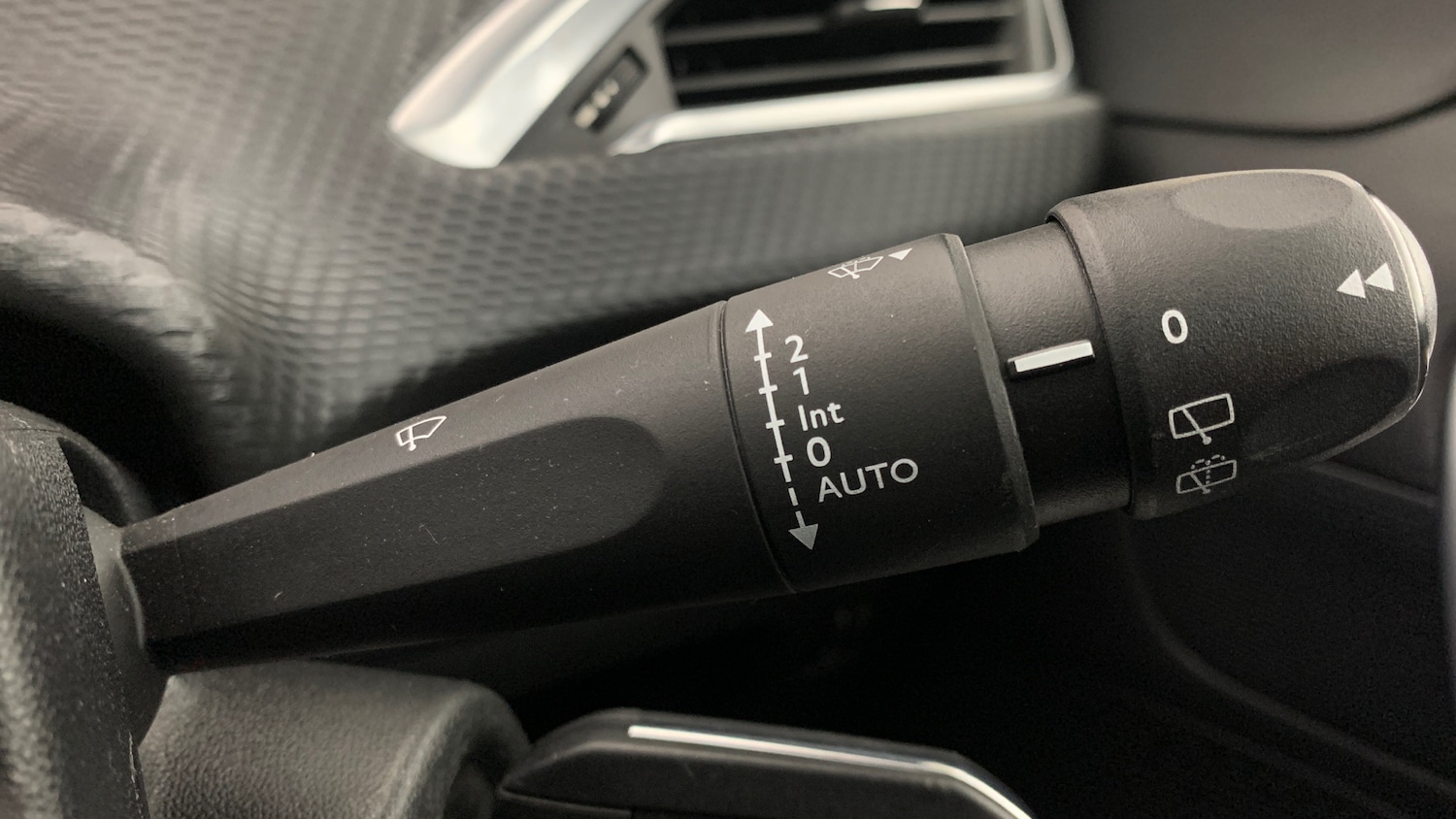 Used Peugeot 2008 2019 for sale - 76086028: Photo 35
