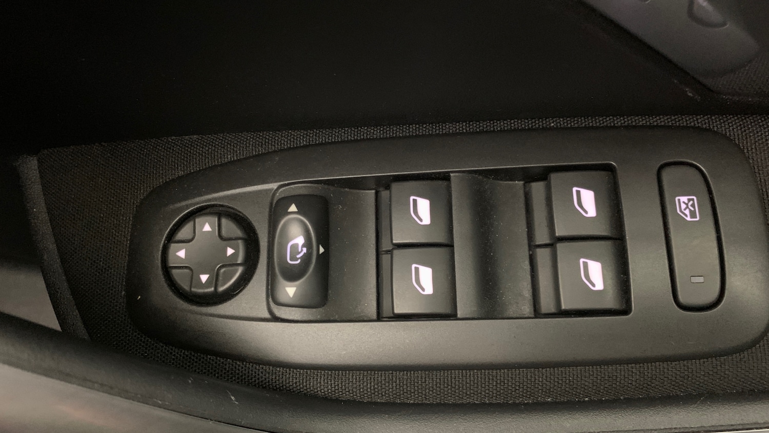 Used Peugeot 2008 2019 for sale - 76086028: Photo 36