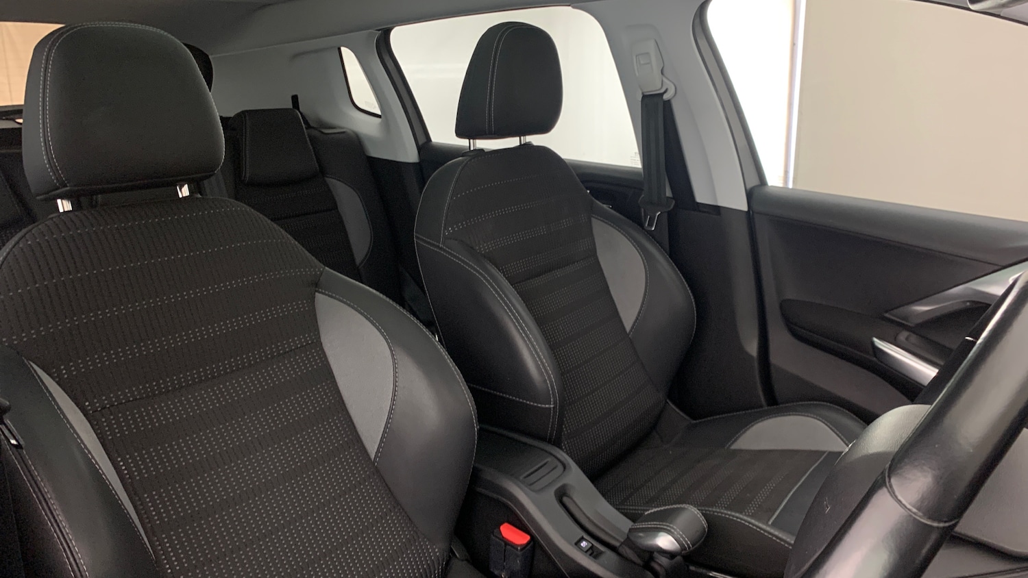 Used Peugeot 2008 2019 for sale - 76086028: Photo 37