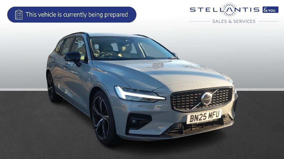 Used Volvo V60 2025 for sale - 76716069: Photo 1