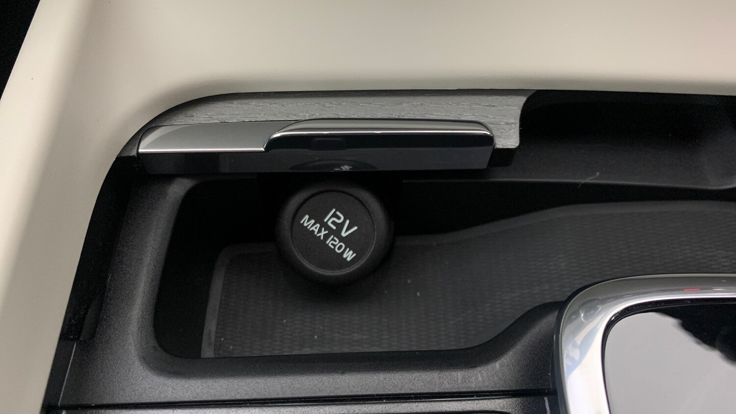 Used Volvo V60 2025 for sale - 76716069: Photo 26