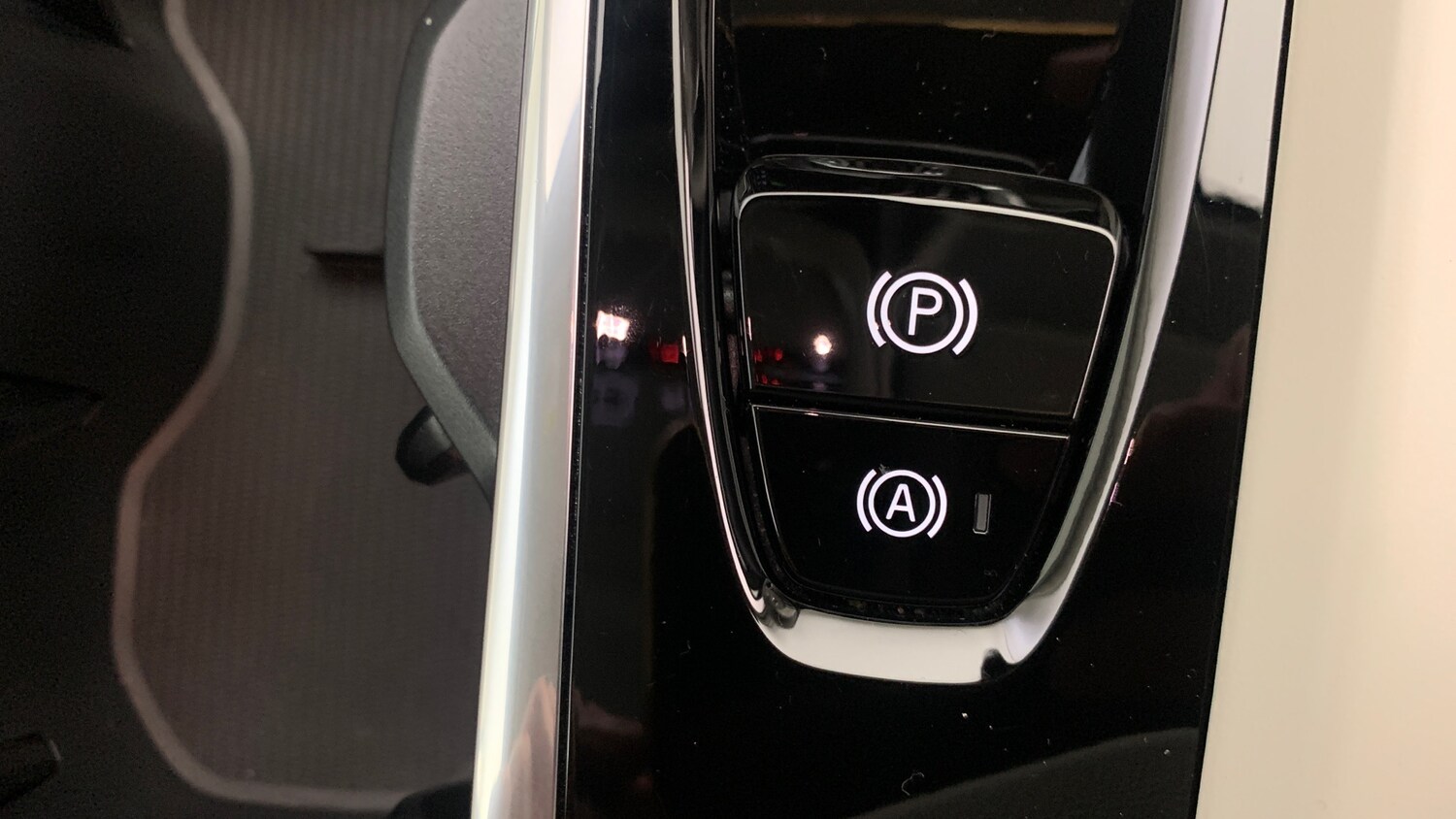 Used Volvo V60 2025 for sale - 76716069: Photo 35