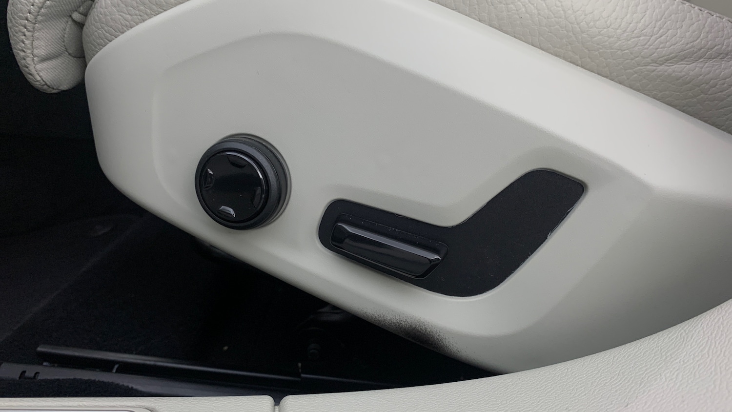 Used Volvo V60 2025 for sale - 76716069: Photo 58