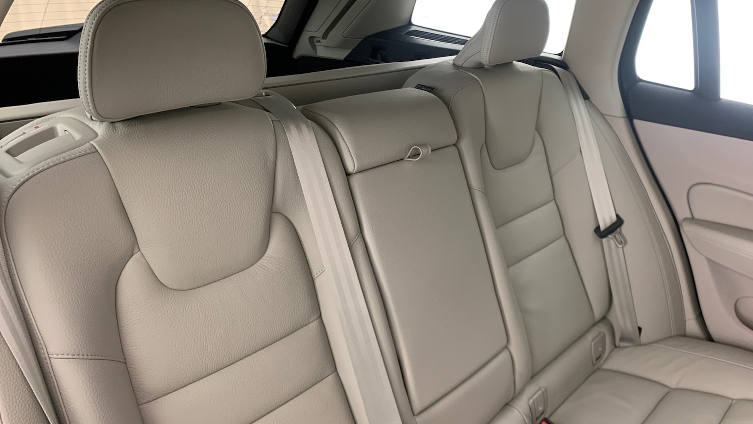 Used Volvo V60 2025 for sale - 76716069: Photo 8