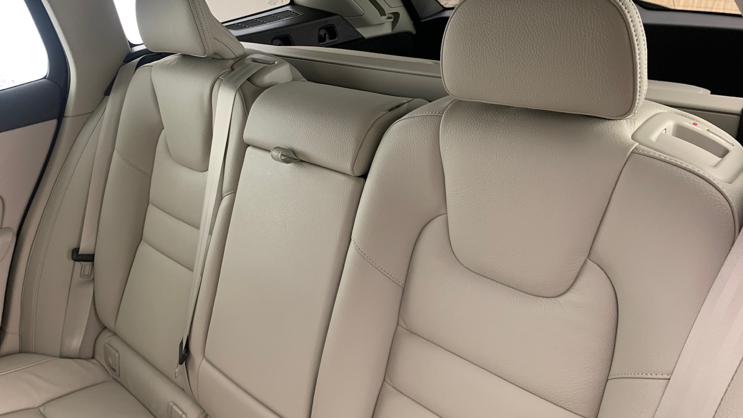 Used Volvo V60 2025 for sale - 76716069: Photo 9