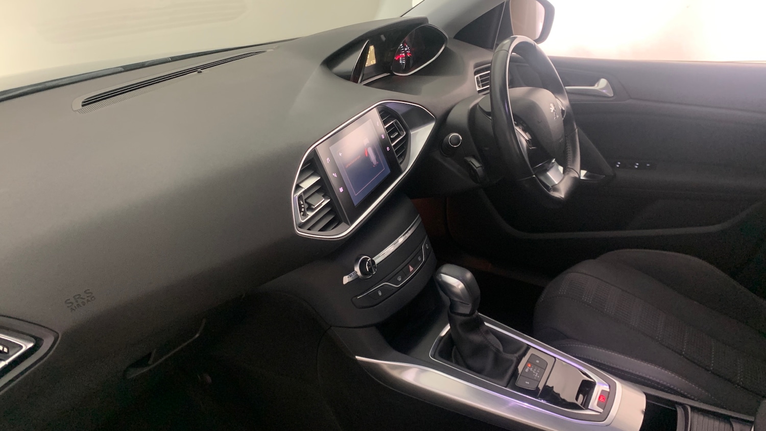 Used Peugeot 308 2018 for sale - 77218090: Photo 2