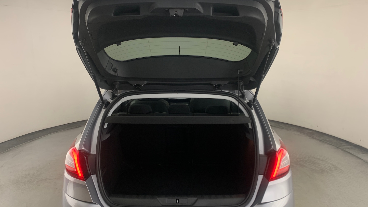 Used Peugeot 308 2018 for sale - 77218090: Photo 6