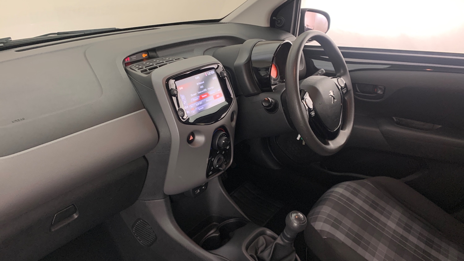 Used Peugeot 108 2018 for sale - 76866812: Photo 2