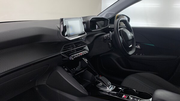 Used Peugeot 208 2021 for sale - 76110252: Photo 2