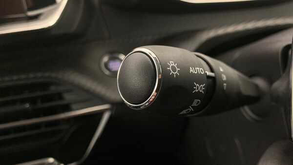 Used Peugeot 208 2021 for sale - 76110252: Photo 33