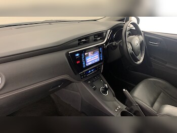 Used Toyota Auris 2018 for sale - 75811558: Photo